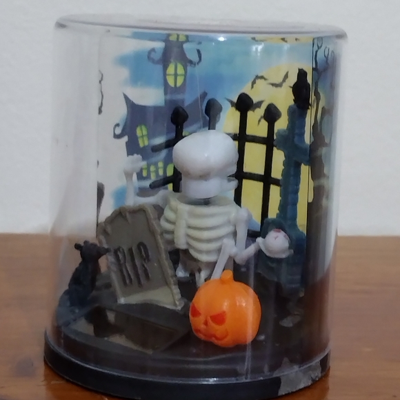 𝅺solar dancing Halloween figures - Picture 4 of 7